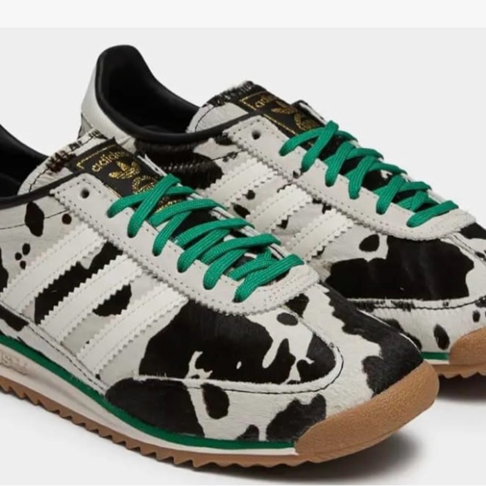 Adidas Black and White original SL72 Sneakers with Green Highlights